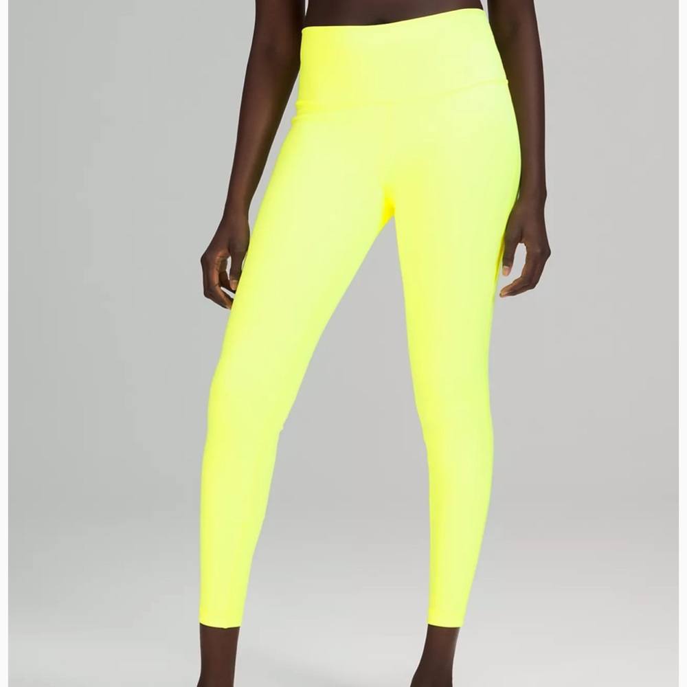 NWT Wunder Under High-Rise Tight 28" 
Luxtreme